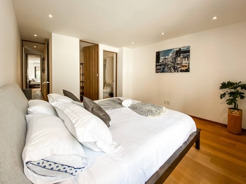 VH | FLAT w/multiple beds 4BR + OPEN GYM +WIFI |99 20 Virtual Homes