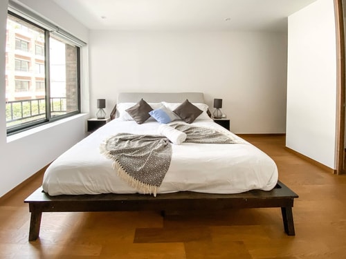 VH | FLAT w/multiple beds 4BR + OPEN GYM +WIFI |99 22 Virtual Homes