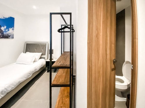VH | FLAT w/multiple beds 4BR + OPEN GYM +WIFI |99 26 Virtual Homes