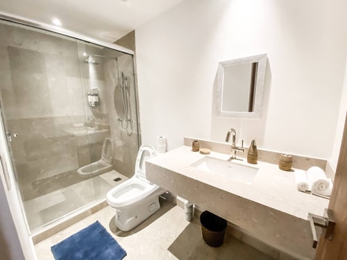 VH | FLAT w/multiple beds 4BR + OPEN GYM +WIFI |99 44 Virtual Homes