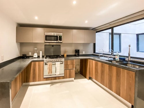 VH | FLAT w/multiple beds 4BR + OPEN GYM +WIFI |99 52 Virtual Homes