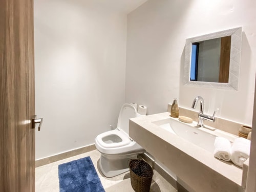 VH | FLAT w/multiple beds 4BR + OPEN GYM +WIFI |99 55 Virtual Homes