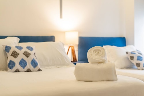 VH | Condesa apt 2 BR + Patio + wifi | 83 34 Virtual Homes