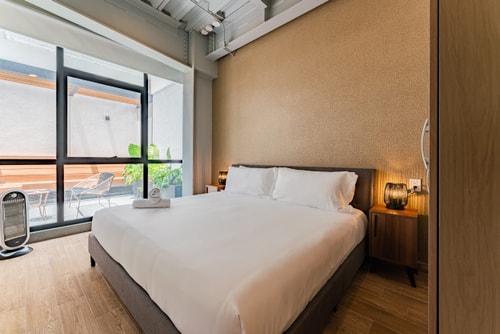 VH Roma Nte | Garden House Privado + patio y super wifi | 161 0 Virtual Homes