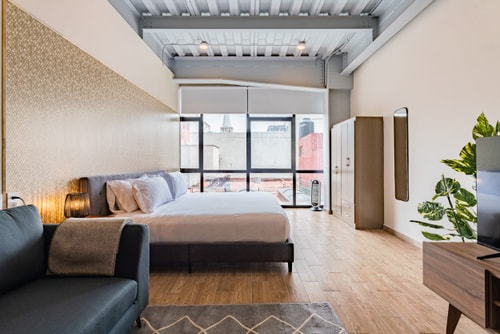 VH | Comfy Loft | washer + wifi | Roma Nte | 306 25 Virtual Homes