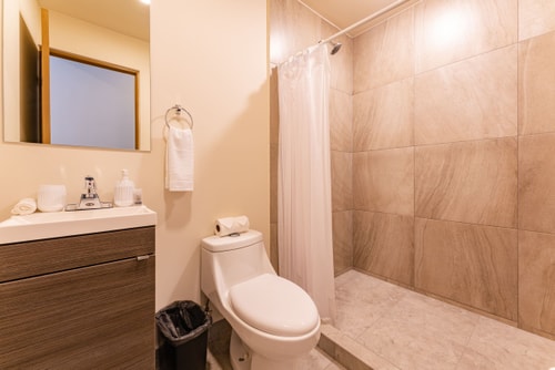 VH | Comfy Loft | washer + wifi | Roma Nte | 306 26 Virtual Homes