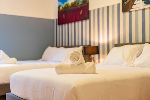 VH | Comfy Apt Condesa | 2 BR + Balcony | 214 27 Virtual Homes