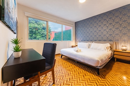 VH | Great House Polanco | Parking & Backyard | 18 50 Virtual Homes