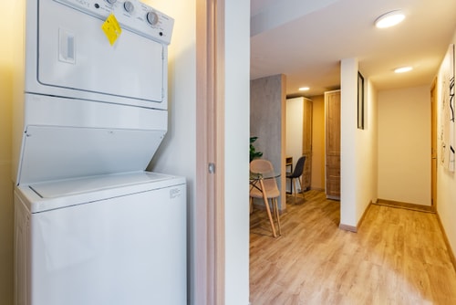 VH | Condesa loft | Patio & washer | 72 21 Virtual Homes