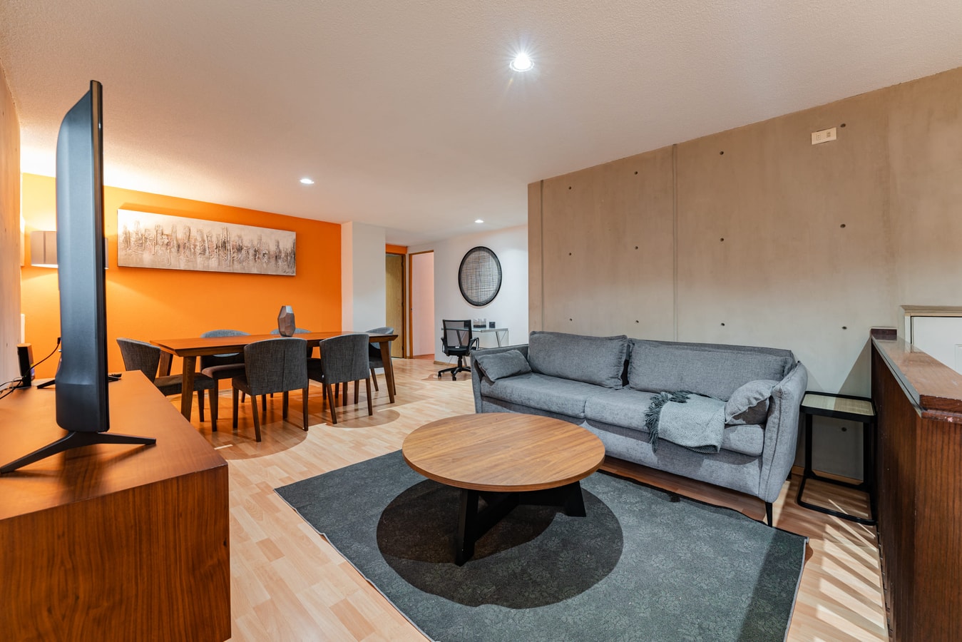 VH | Zona Rosa | 2 Bedrooms + Washing Machine | 121 Virtual Homes