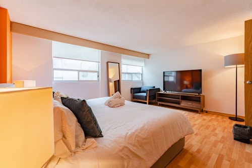 VH | Zona Rosa | 2 Bedrooms + Washing Machine | 121 33 Virtual Homes